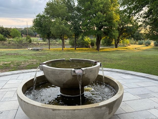 8012 Rocking Horse Ln, Boerne, TX 78015