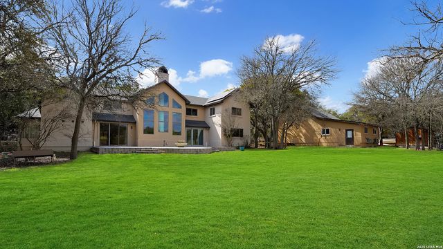 8012 Rocking Horse Ln, Boerne, TX 78015