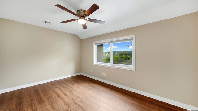 8012 Rocking Horse Ln, Boerne, TX 78015