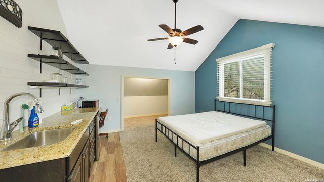 8012 Rocking Horse Ln, Boerne, TX 78015