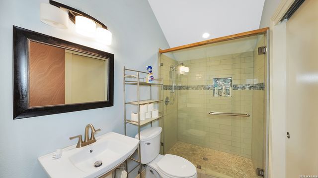 8012 Rocking Horse Ln, Boerne, TX 78015