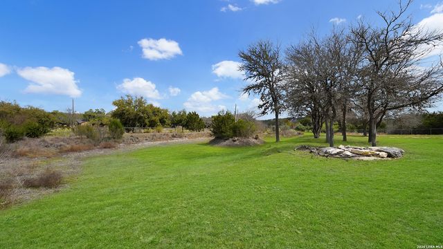 8012 Rocking Horse Ln, Boerne, TX 78015