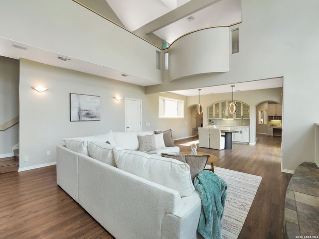 8012 Rocking Horse Ln, Boerne, TX 78015