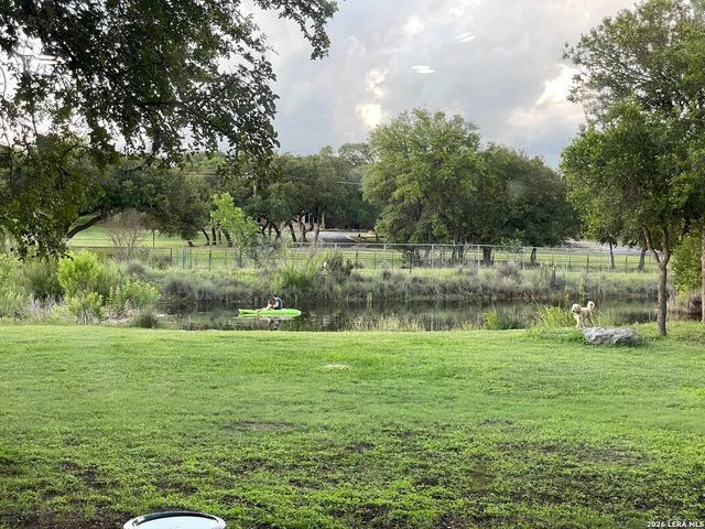 8012 Rocking Horse Ln, Boerne, TX 78015