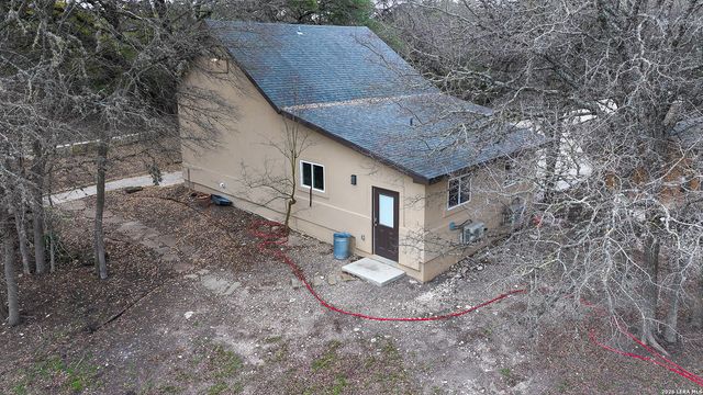 8012 Rocking Horse Ln, Boerne, TX 78015