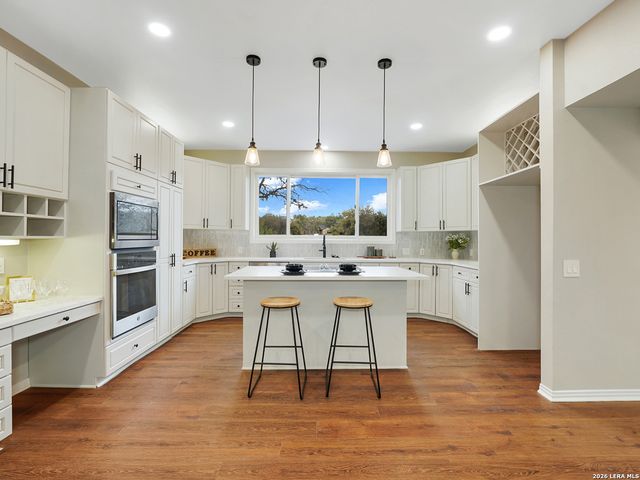 8012 Rocking Horse Ln, Boerne, TX 78015