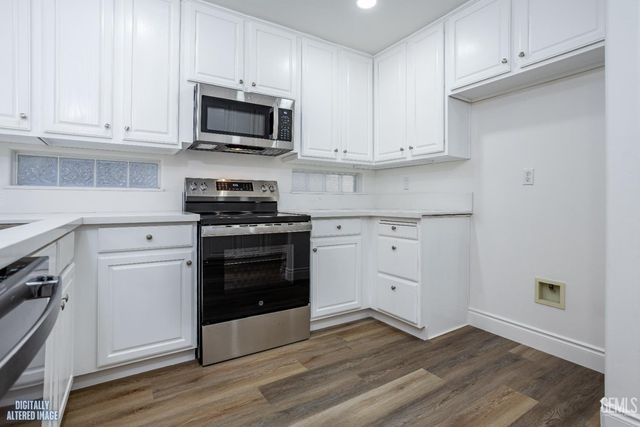 9815 Cabbage Rose Avenue, Bakersfield, CA 93311