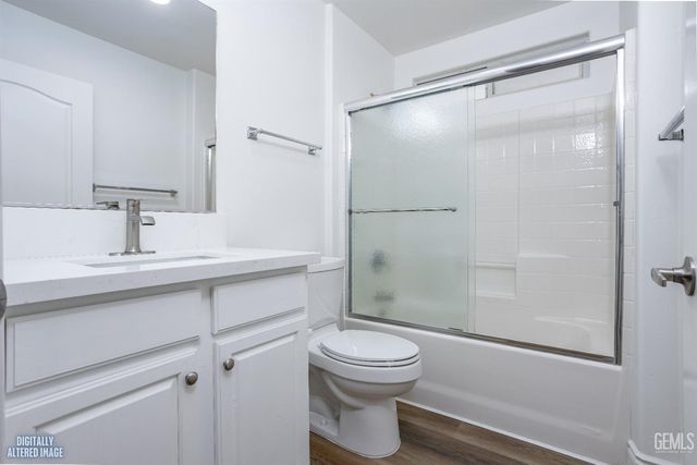 9815 Cabbage Rose Avenue, Bakersfield, CA 93311