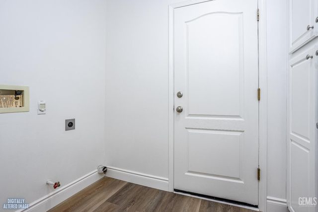 9815 Cabbage Rose Avenue, Bakersfield, CA 93311