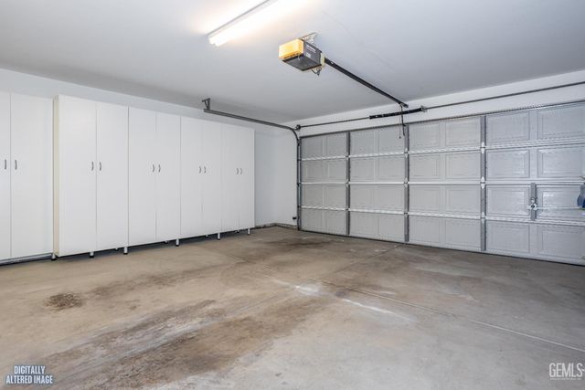 9815 Cabbage Rose Avenue, Bakersfield, CA 93311