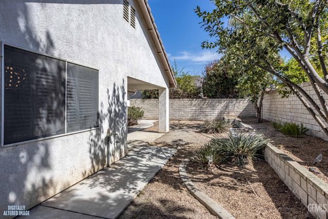 9815 Cabbage Rose Avenue, Bakersfield, CA 93311