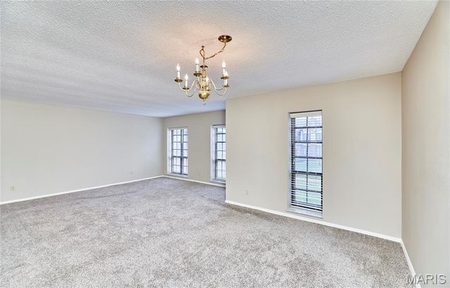 927 Claytonbrook Drive 3, Ballwin, MO 63011