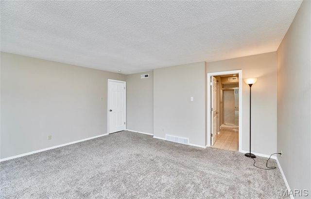 927 Claytonbrook Drive 3, Ballwin, MO 63011