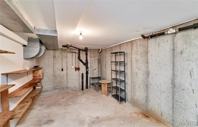 927 Claytonbrook Drive 3, Ballwin, MO 63011