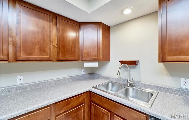 927 Claytonbrook Drive 3, Ballwin, MO 63011