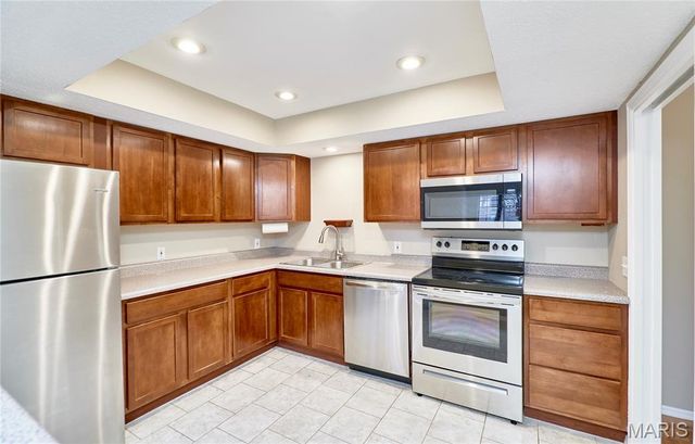 927 Claytonbrook Drive 3, Ballwin, MO 63011