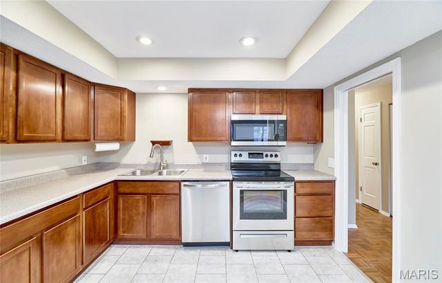 927 Claytonbrook Drive 3, Ballwin, MO 63011