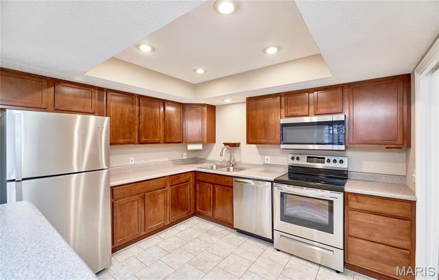 927 Claytonbrook Drive 3, Ballwin, MO 63011