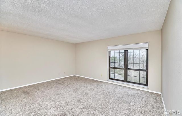 927 Claytonbrook Drive 3, Ballwin, MO 63011