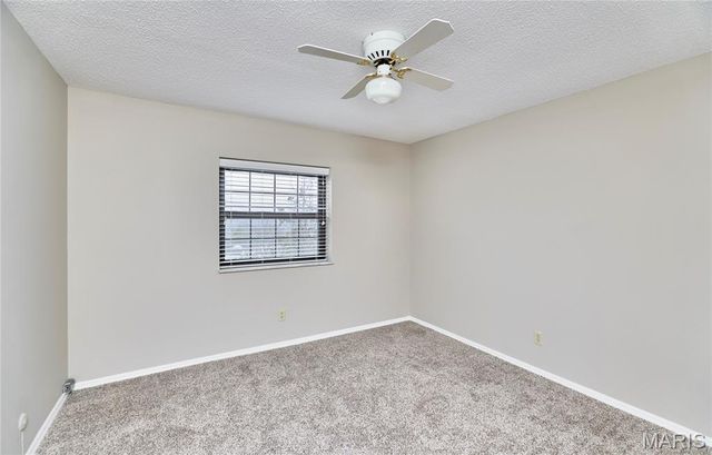 927 Claytonbrook Drive 3, Ballwin, MO 63011