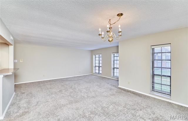 927 Claytonbrook Drive 3, Ballwin, MO 63011