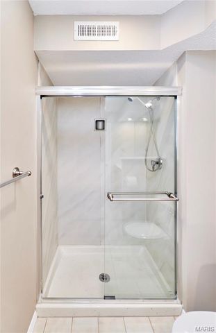 927 Claytonbrook Drive 3, Ballwin, MO 63011