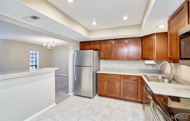 927 Claytonbrook Drive 3, Ballwin, MO 63011