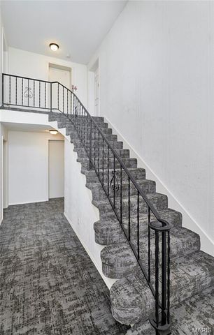 927 Claytonbrook Drive 3, Ballwin, MO 63011