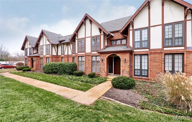 927 Claytonbrook Drive 3, Ballwin, MO 63011