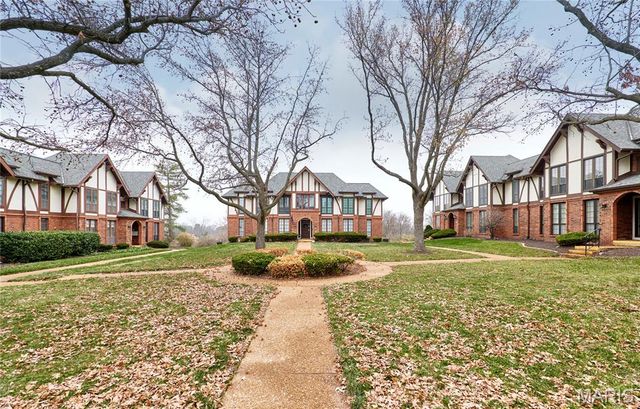 927 Claytonbrook Drive 3, Ballwin, MO 63011