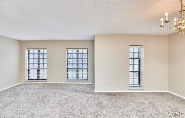 927 Claytonbrook Drive 3, Ballwin, MO 63011