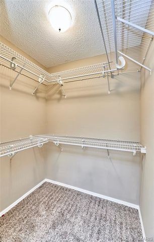 927 Claytonbrook Drive 3, Ballwin, MO 63011