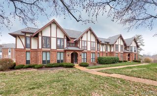 927 Claytonbrook Drive 3, Ballwin, MO 63011