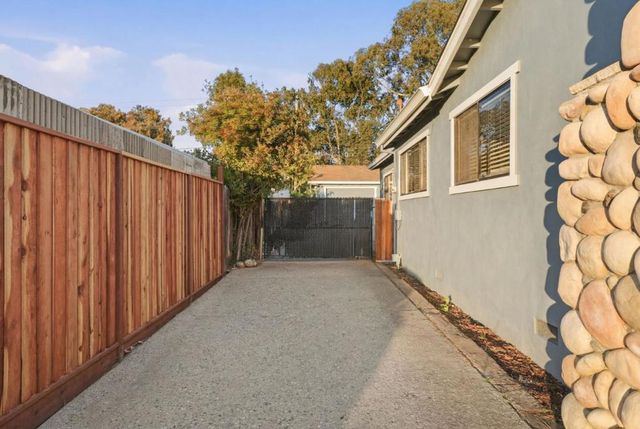 1301 Highland Drive, Hollister, CA 95023