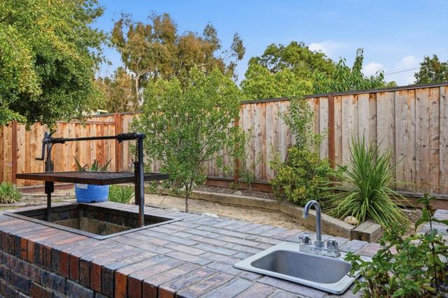 1301 Highland Drive, Hollister, CA 95023