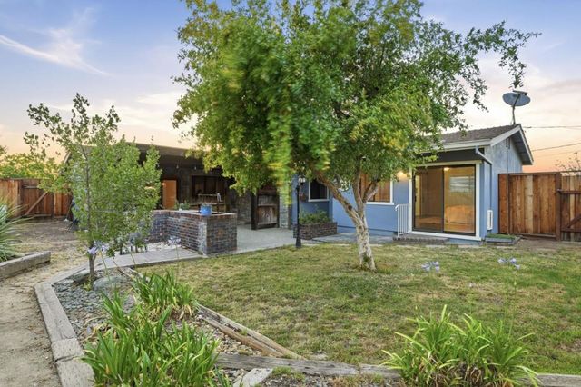 1301 Highland Drive, Hollister, CA 95023