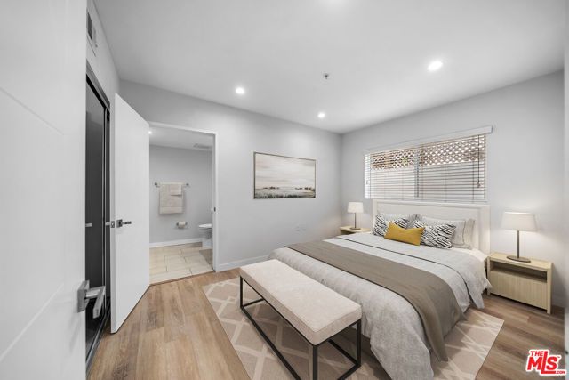 8532 Cashio Street 101, Los Angeles, CA 90035