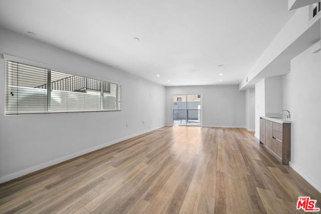 8532 Cashio Street 101, Los Angeles, CA 90035