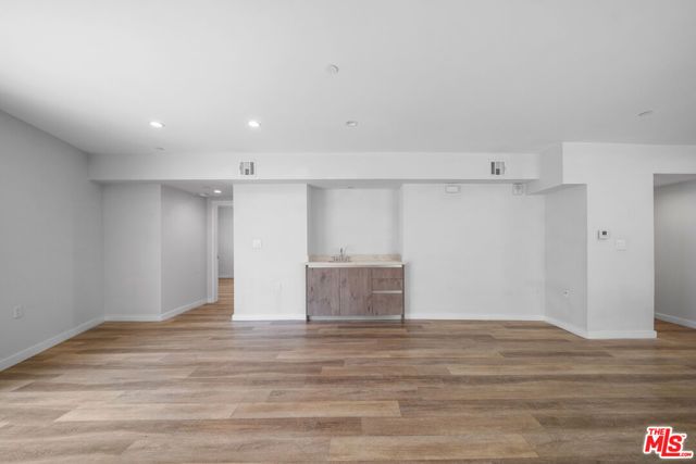 8532 Cashio Street 101, Los Angeles, CA 90035