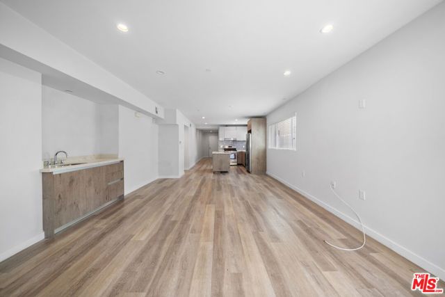8532 Cashio Street 101, Los Angeles, CA 90035