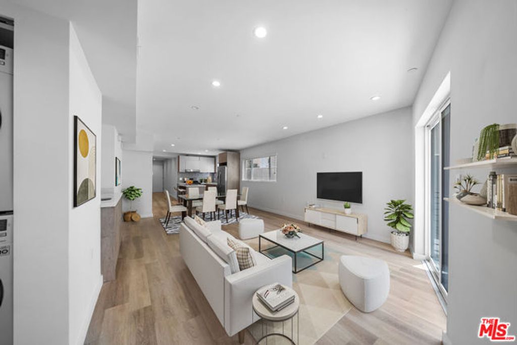 8532 Cashio Street 101, Los Angeles, CA 90035