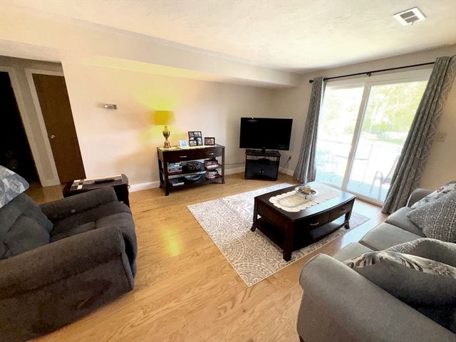 354 Neponset G, Canton, MA 02021