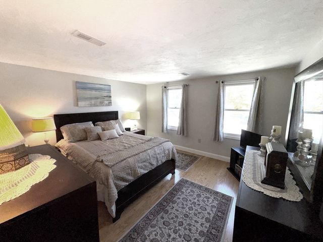 354 Neponset G, Canton, MA 02021