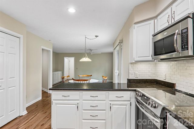 405 Wild Oak Lane, Hendersonville, NC 28791