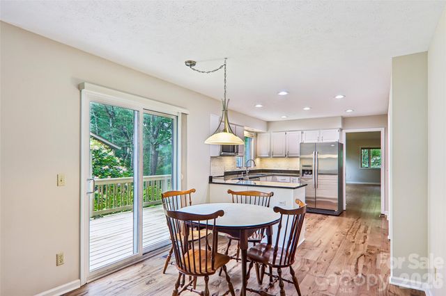 405 Wild Oak Lane, Hendersonville, NC 28791