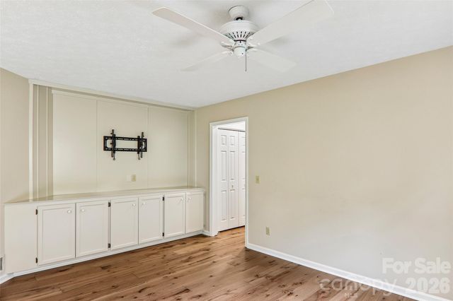 405 Wild Oak Lane, Hendersonville, NC 28791