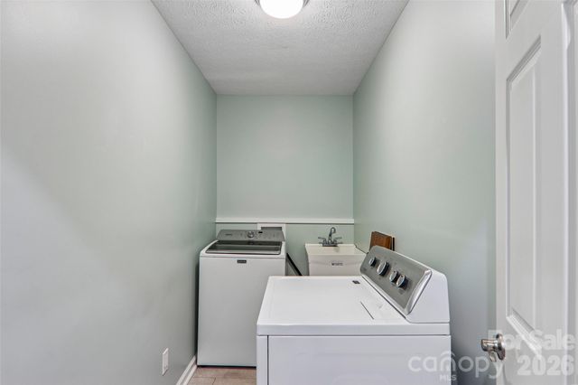 405 Wild Oak Lane, Hendersonville, NC 28791