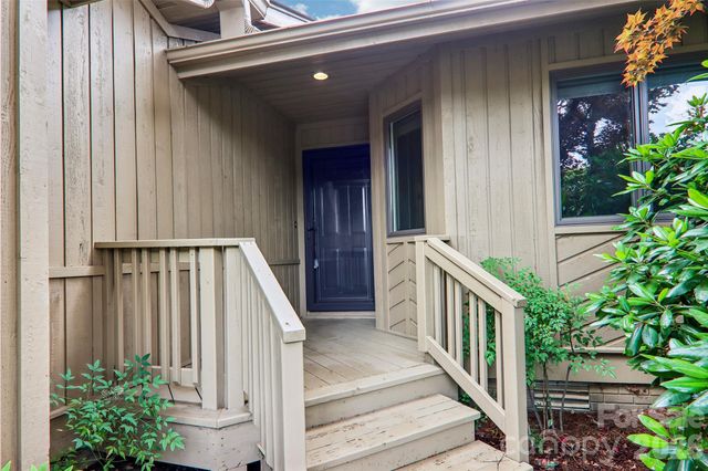 405 Wild Oak Lane, Hendersonville, NC 28791