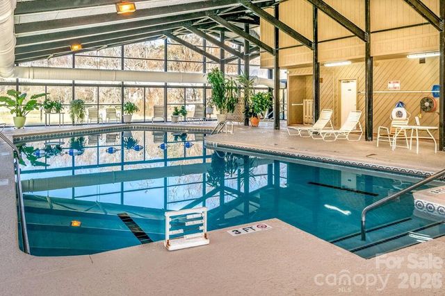 405 Wild Oak Lane, Hendersonville, NC 28791
