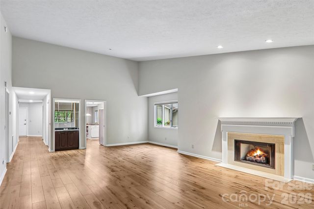 405 Wild Oak Lane, Hendersonville, NC 28791